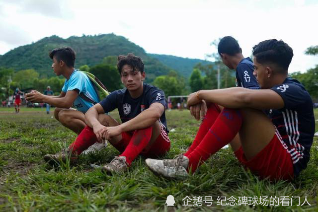 足球运动员工资怎么算_足球运动员的工资从哪里来