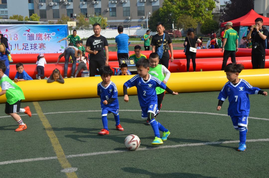 幼儿园足球特色小组人员职责_幼儿园足球特色计划安排