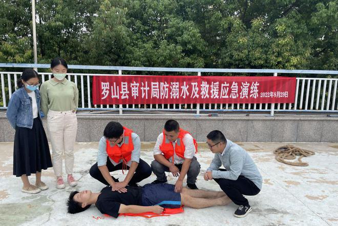 罗山体育馆游泳_罗山体育馆一圈多少米